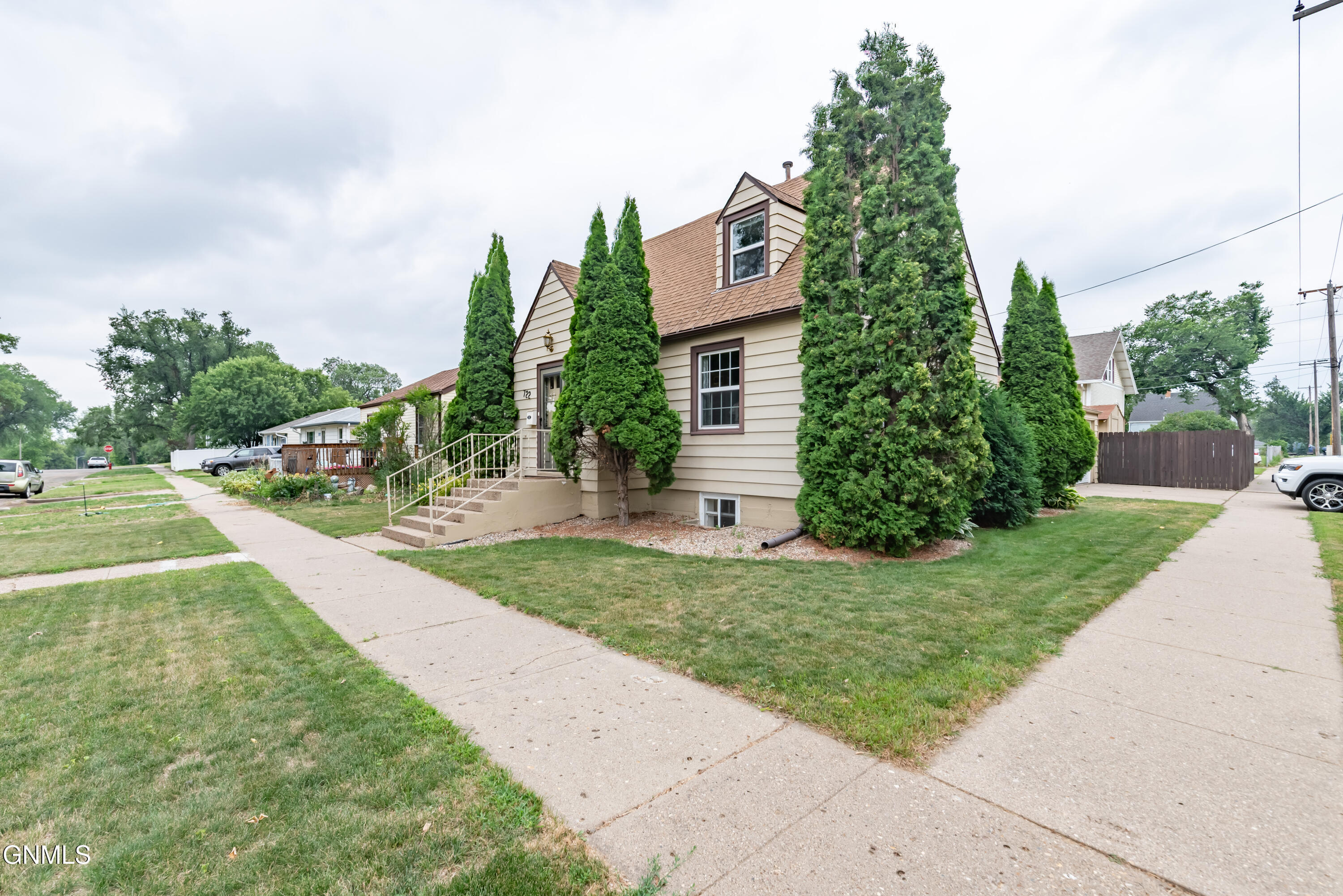 Property Photo:  722 N 17th Street  ND 58501 