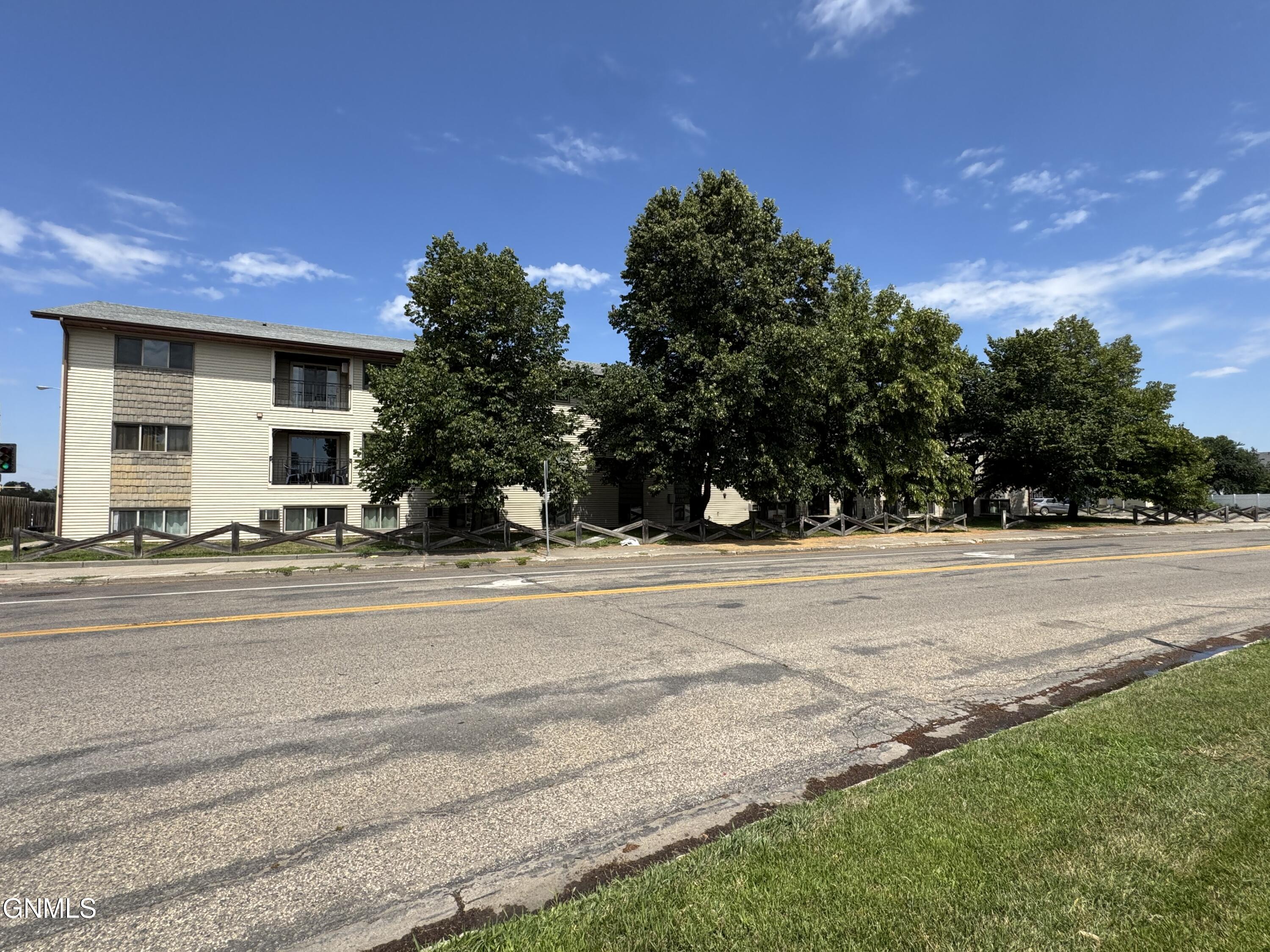 Property Photo:  1112 Portland Drive 101  ND 58504 