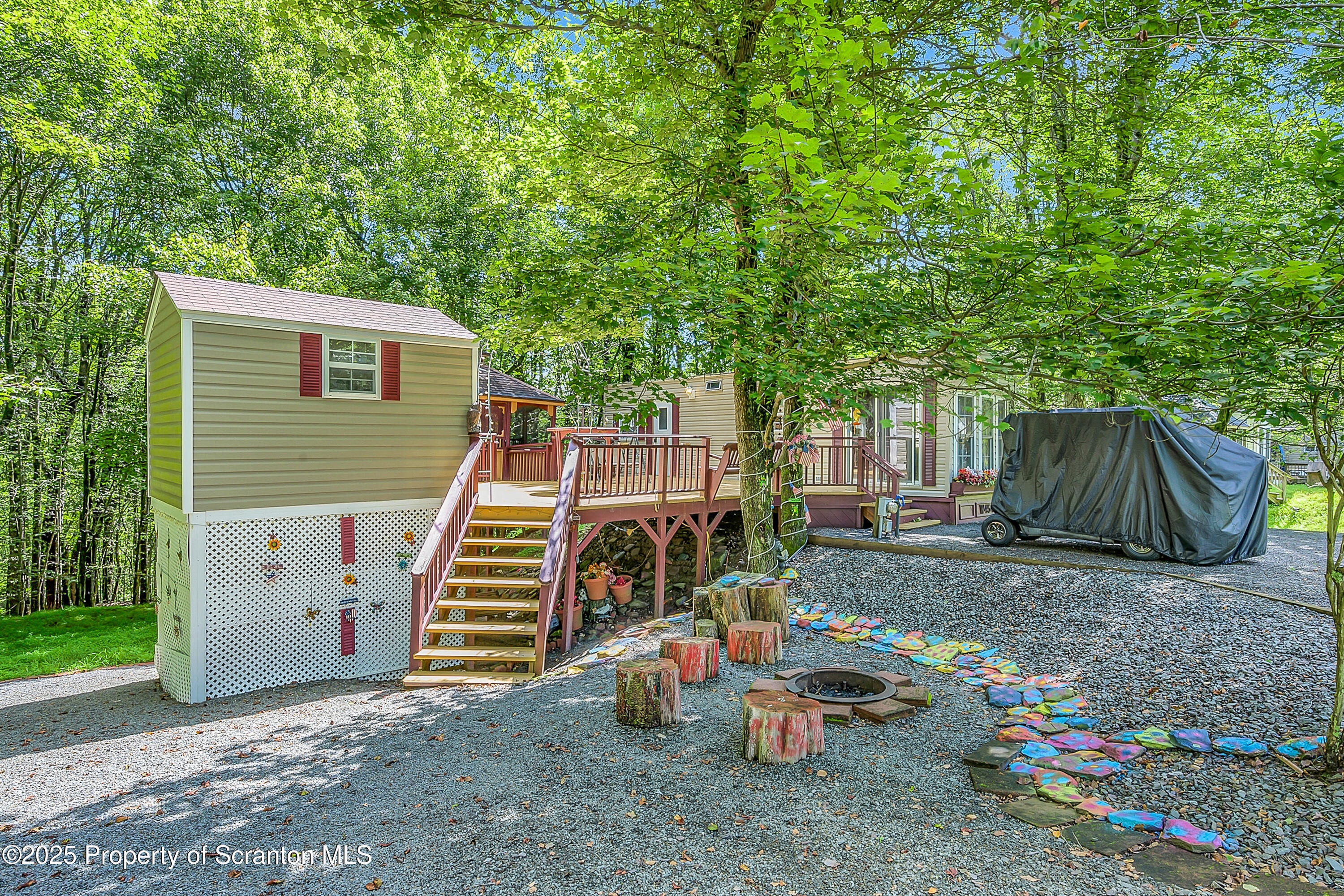 Property Photo:  454 Fox Terrace  PA 18424 