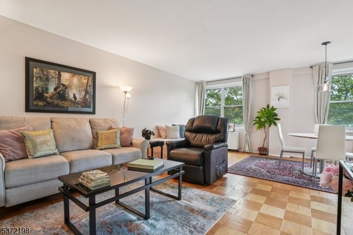 926 Bloomfield Ave 4D  Glen Ridge Boro Twp. NJ 07028 photo