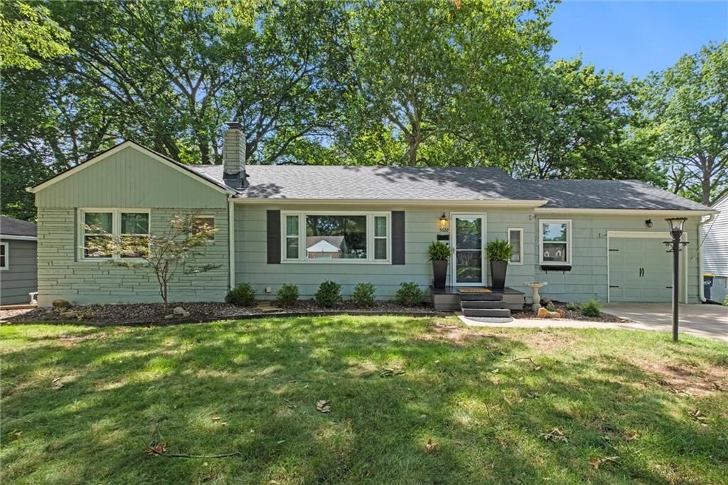Property Photo:  5622 Russell Street  KS 66202 