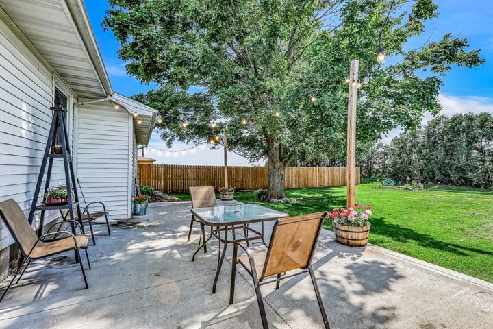 Property Photo:  405 S Clark Avenue  IA 50228 