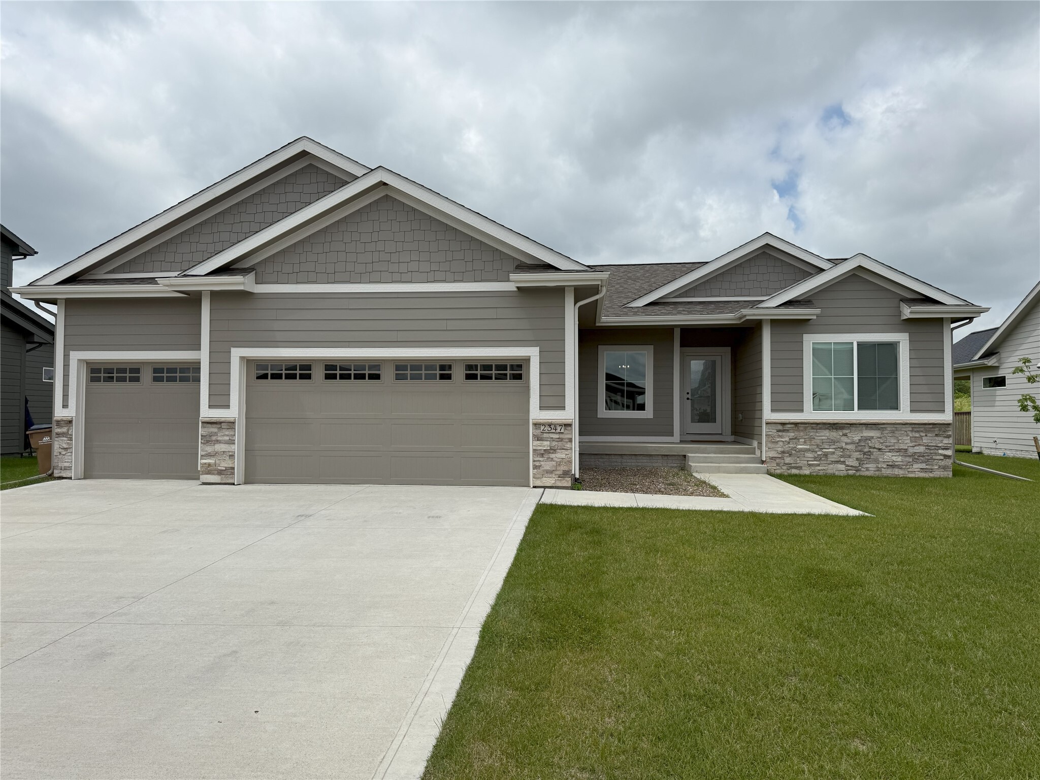 Property Photo: 2347 SE 5th Street IA 50265