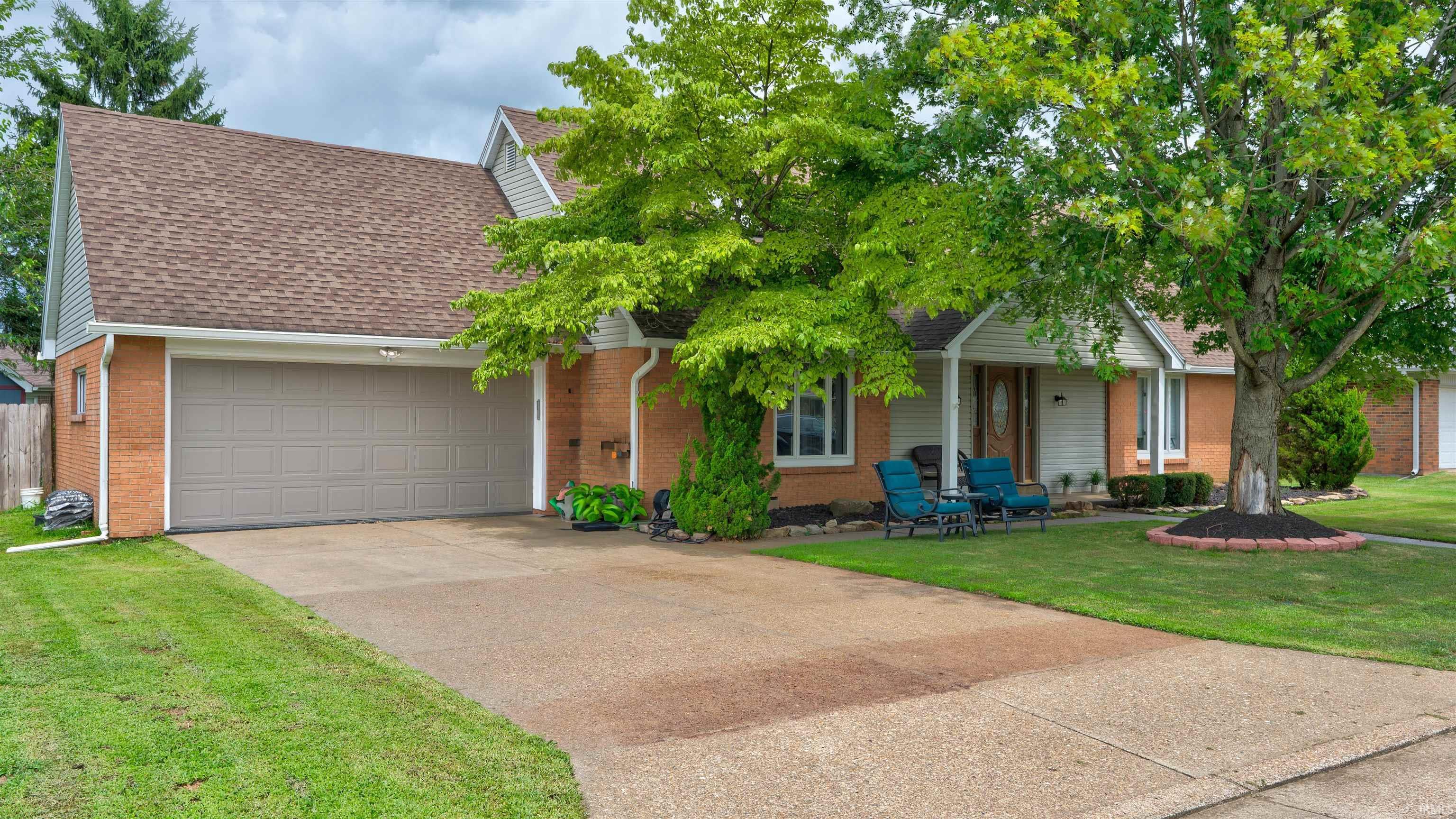 Property Photo: 6616 Chestnut Street IN 47715
