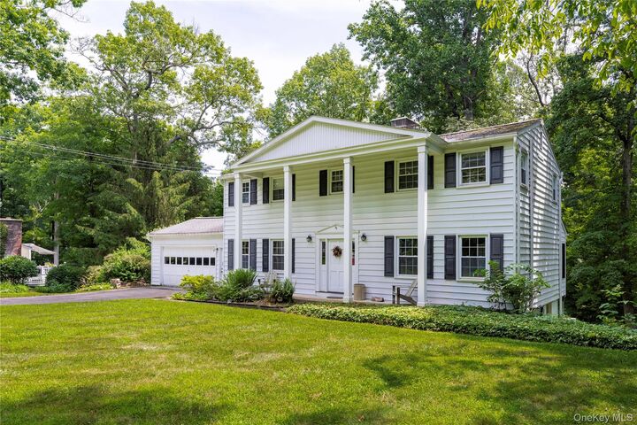 Property Photo:  20 Woodcrest Drive  NY 12533 