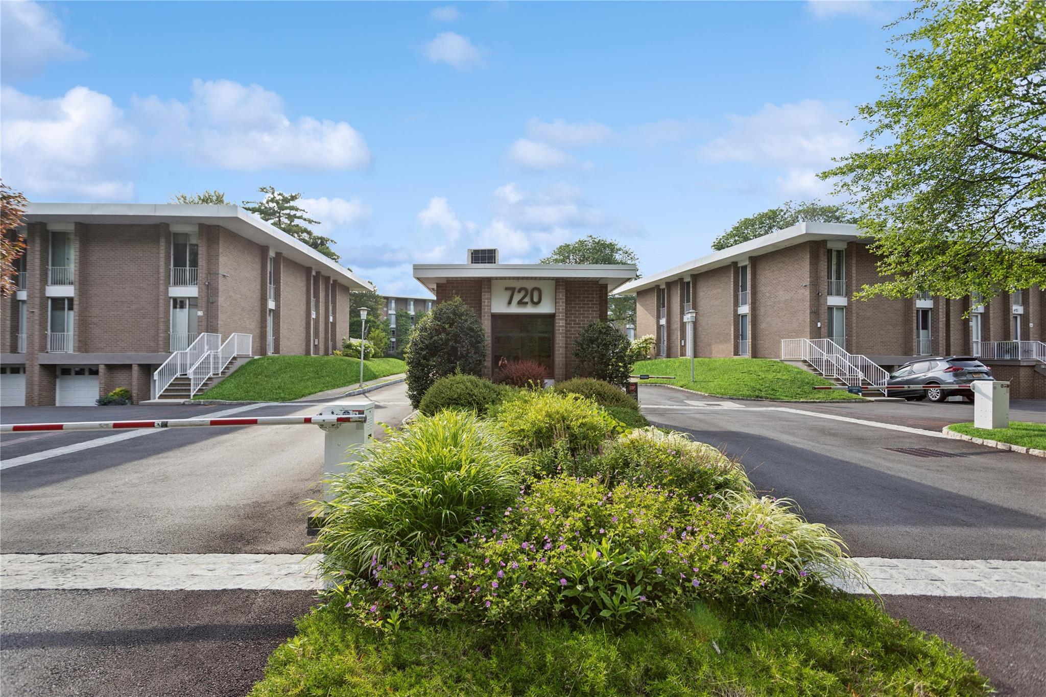 Property Photo: 720 Milton Road #3D West NY 10580
