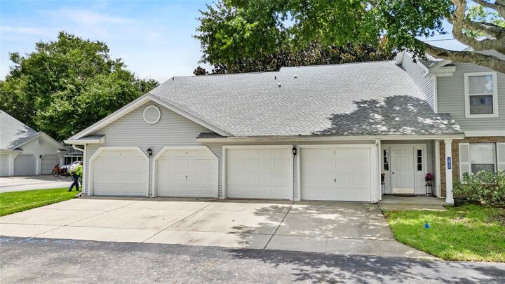 Property Photo:  2412 Tack Room Lane 2  FL 32812 