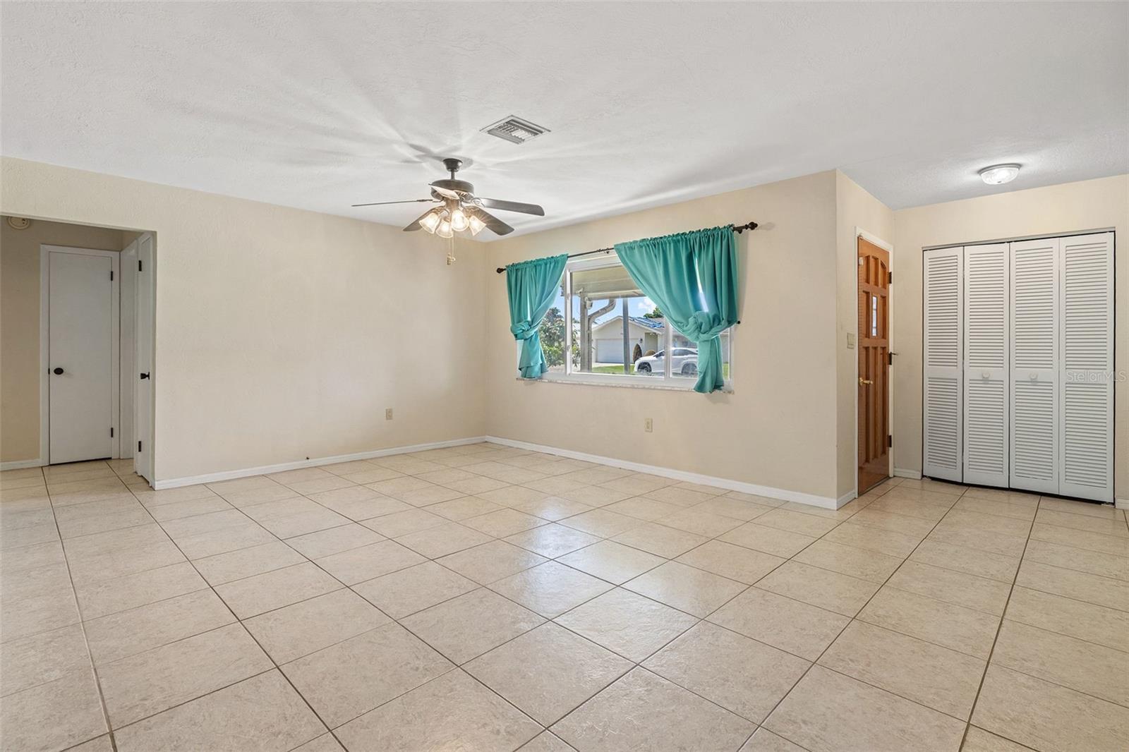 Property Photo: 2587 60th Avenue S FL 33712