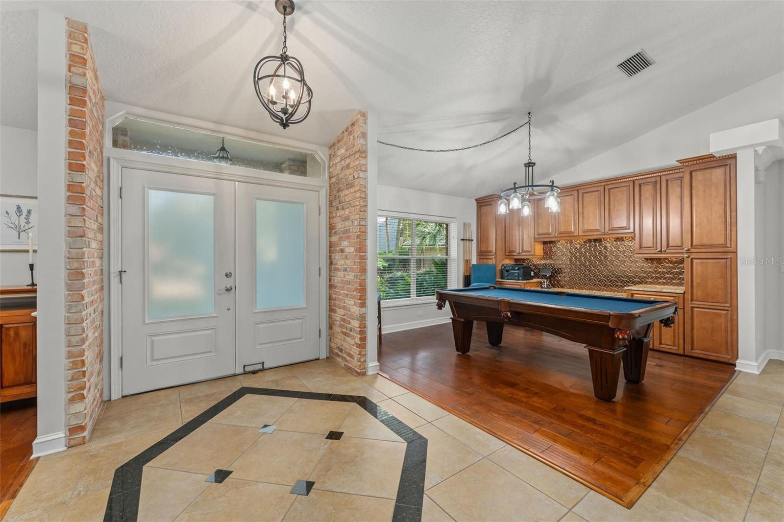 Property Photo: 942 Deerwood Loop FL 32779