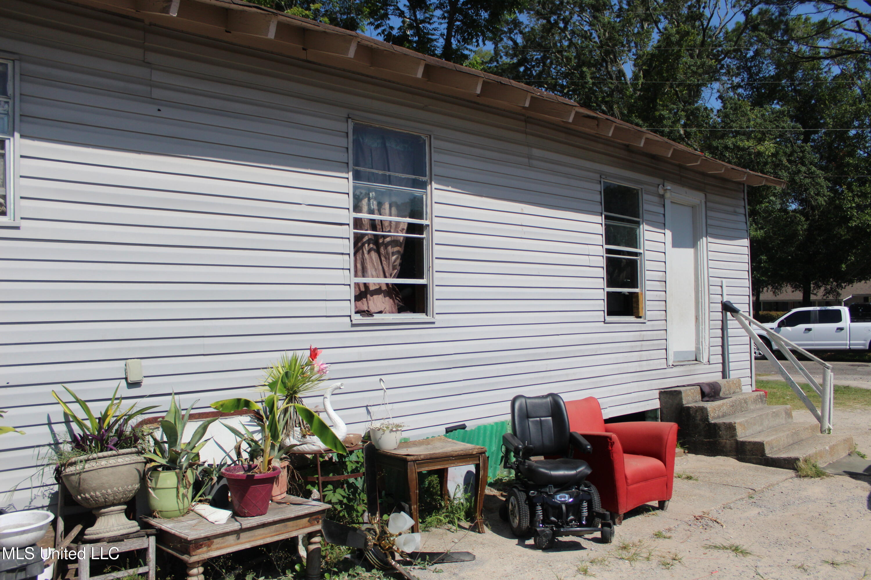 Property Photo:  1313 20th Street  MS 39501 