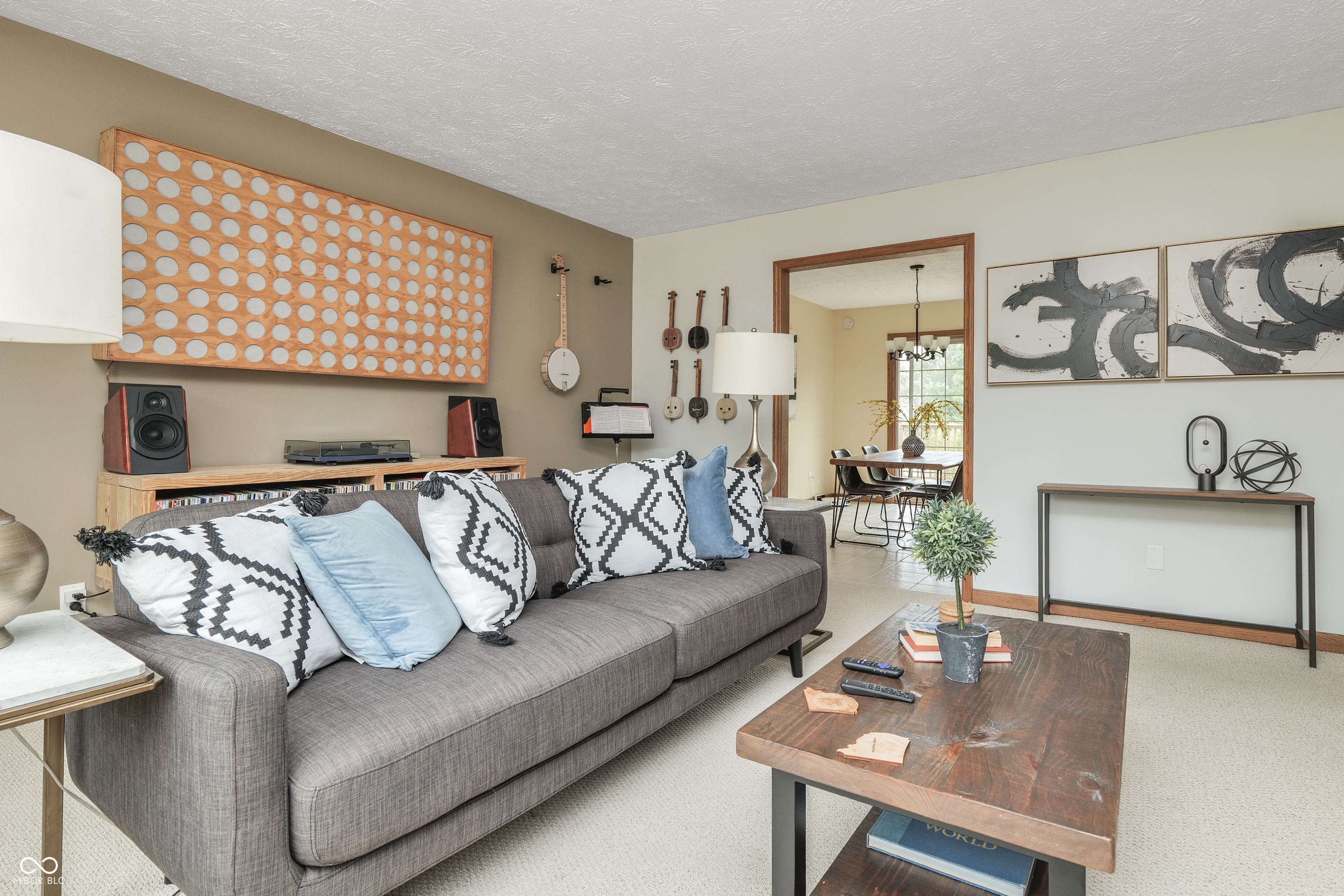 Property Photo: 1519 E Bradshire Street IN 47401