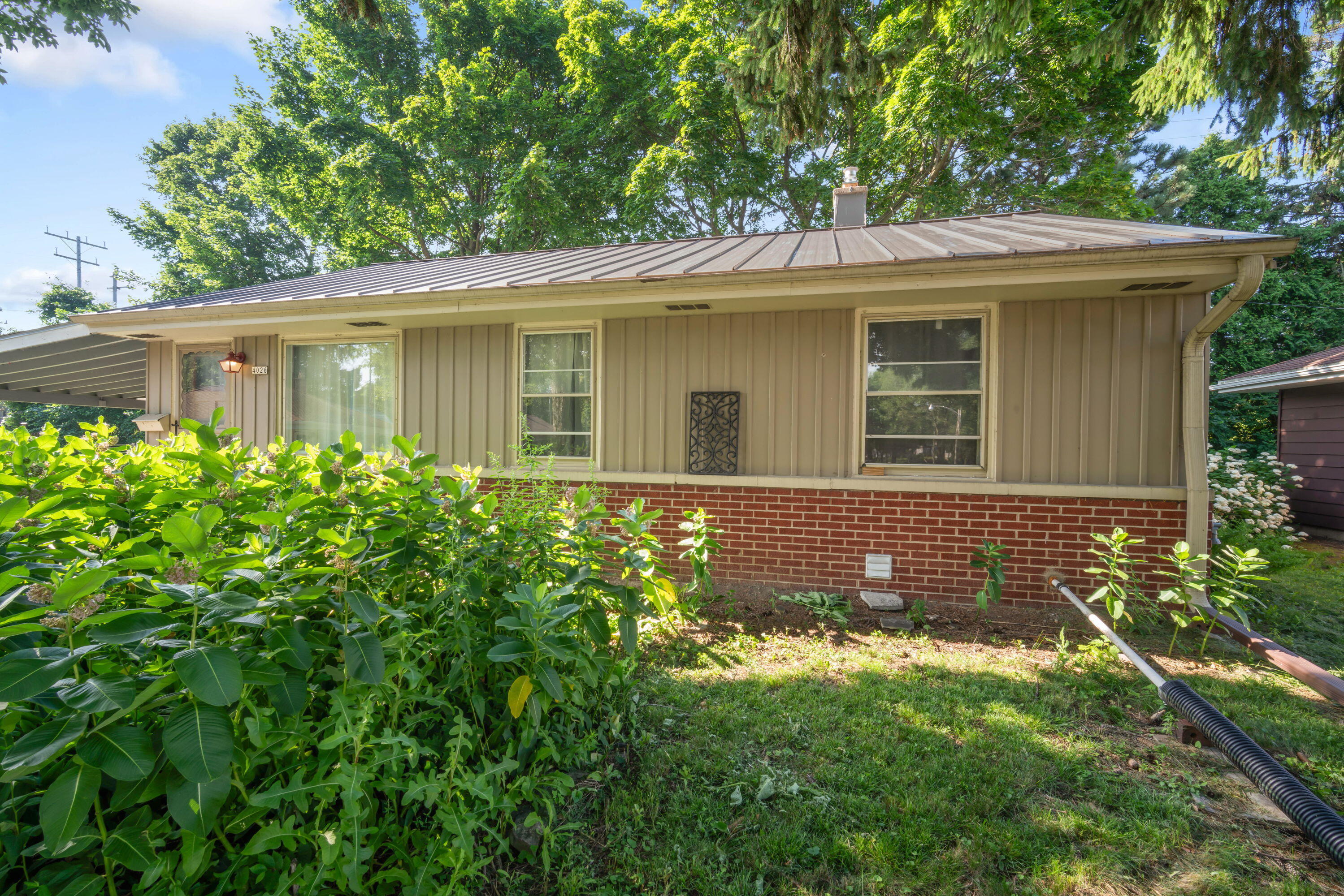 Property Photo: 4026 S Logan Ct WI 53207