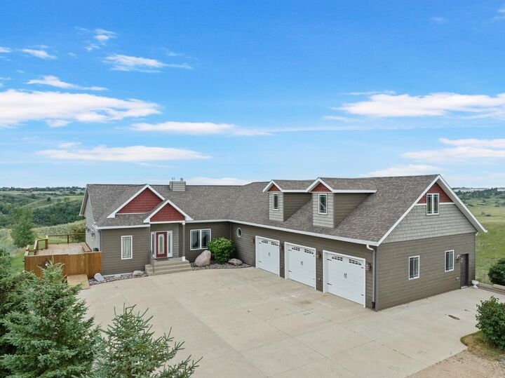 Property Photo:  1320 37th Ave SE  ND 58701 