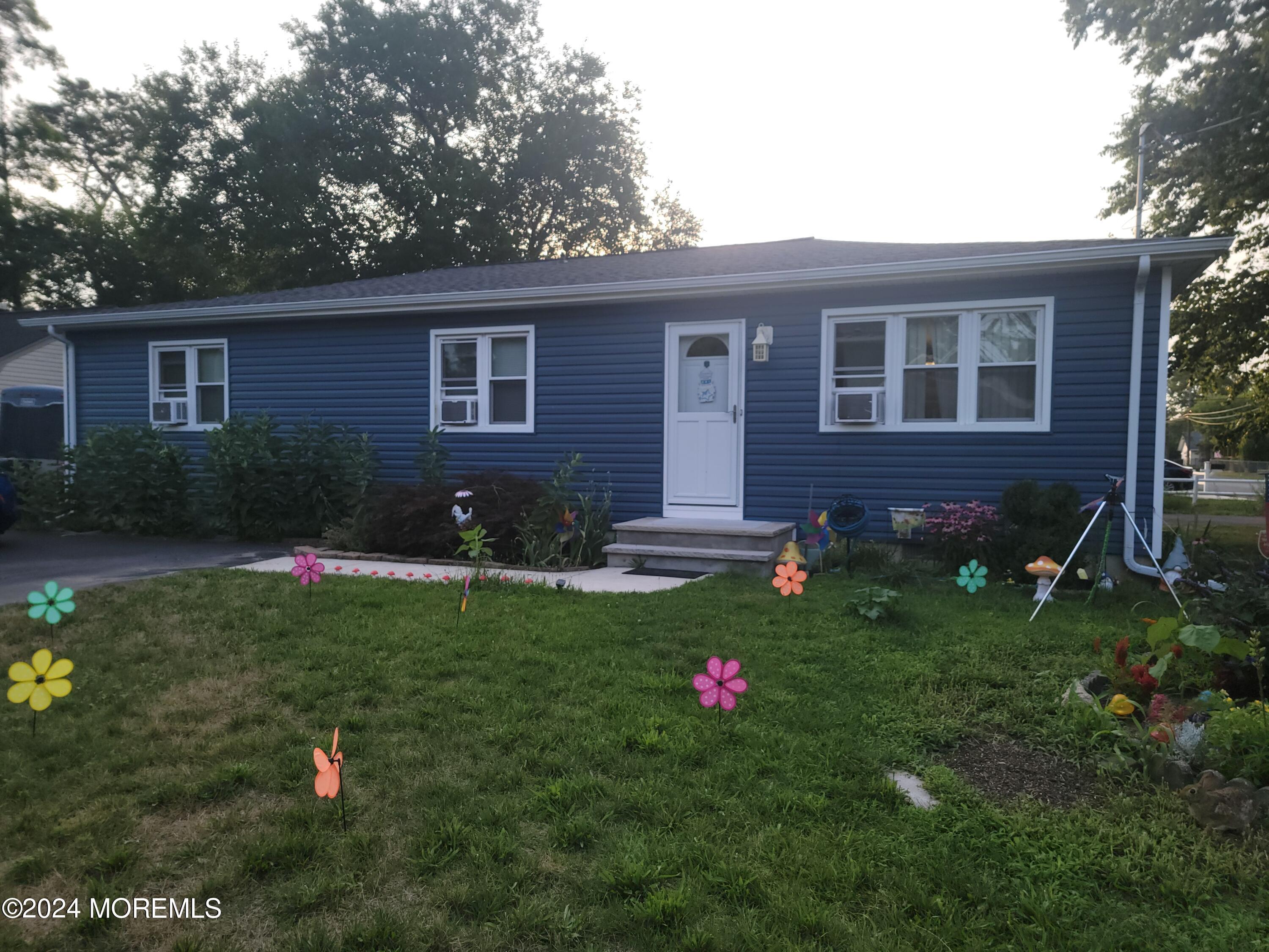 200 Pacific Avenue  Beachwood NJ 08722 photo