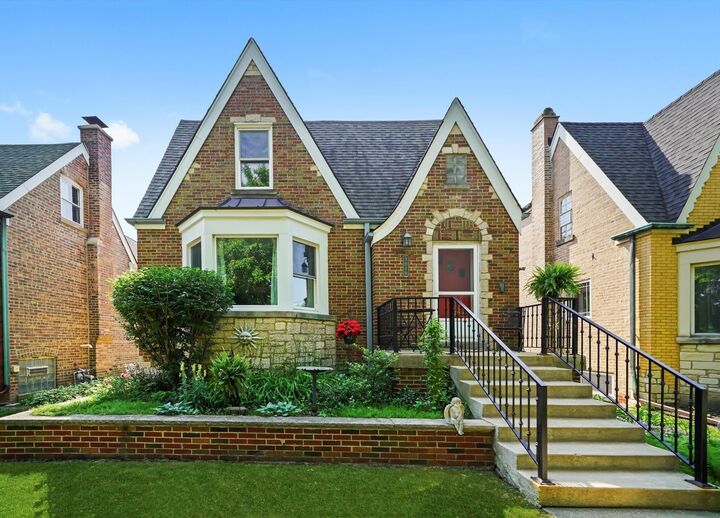 Property Photo:  3010 Wisconsin Avenue  IL 60402 