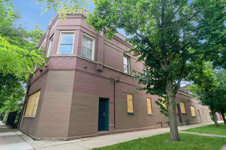 3659 W Palmer Street  Chicago IL 60647 photo