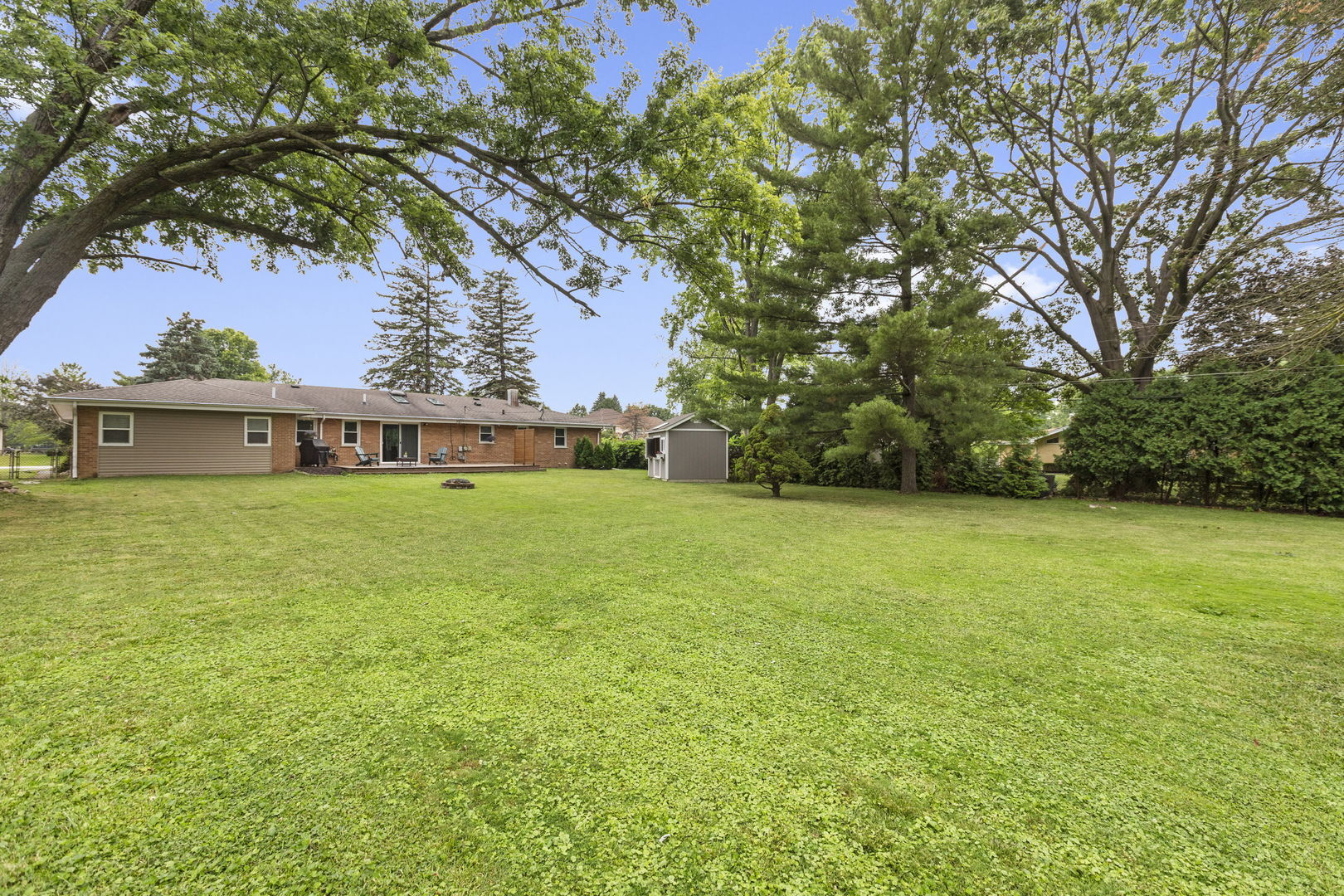 Property Photo: 203 Coldren Drive IL 60070
