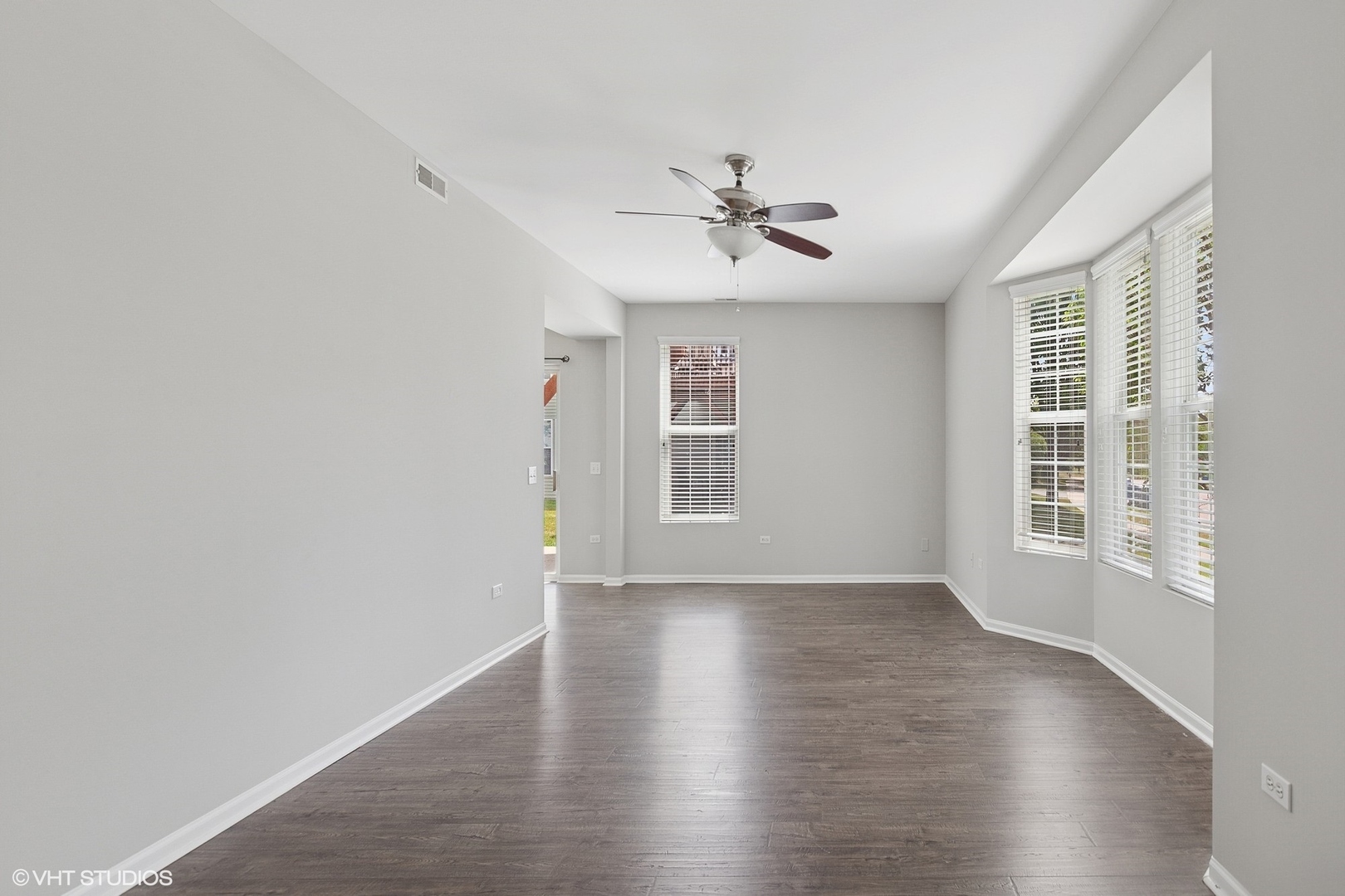 Property Photo: 3148 Ollerton Avenue 3148 IL 60502