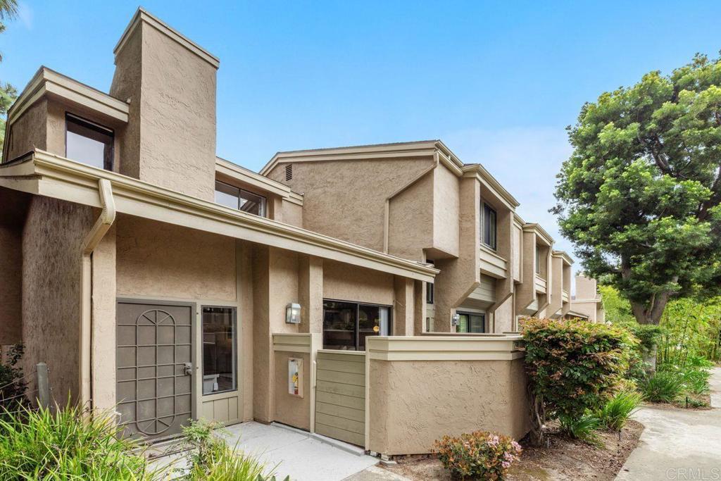 Property Photo: 3330 Caminito Eastbluff 150 CA 92037