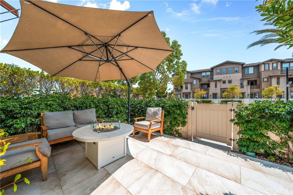 Property Photo:  1253 Via Lucero  CA 92056 