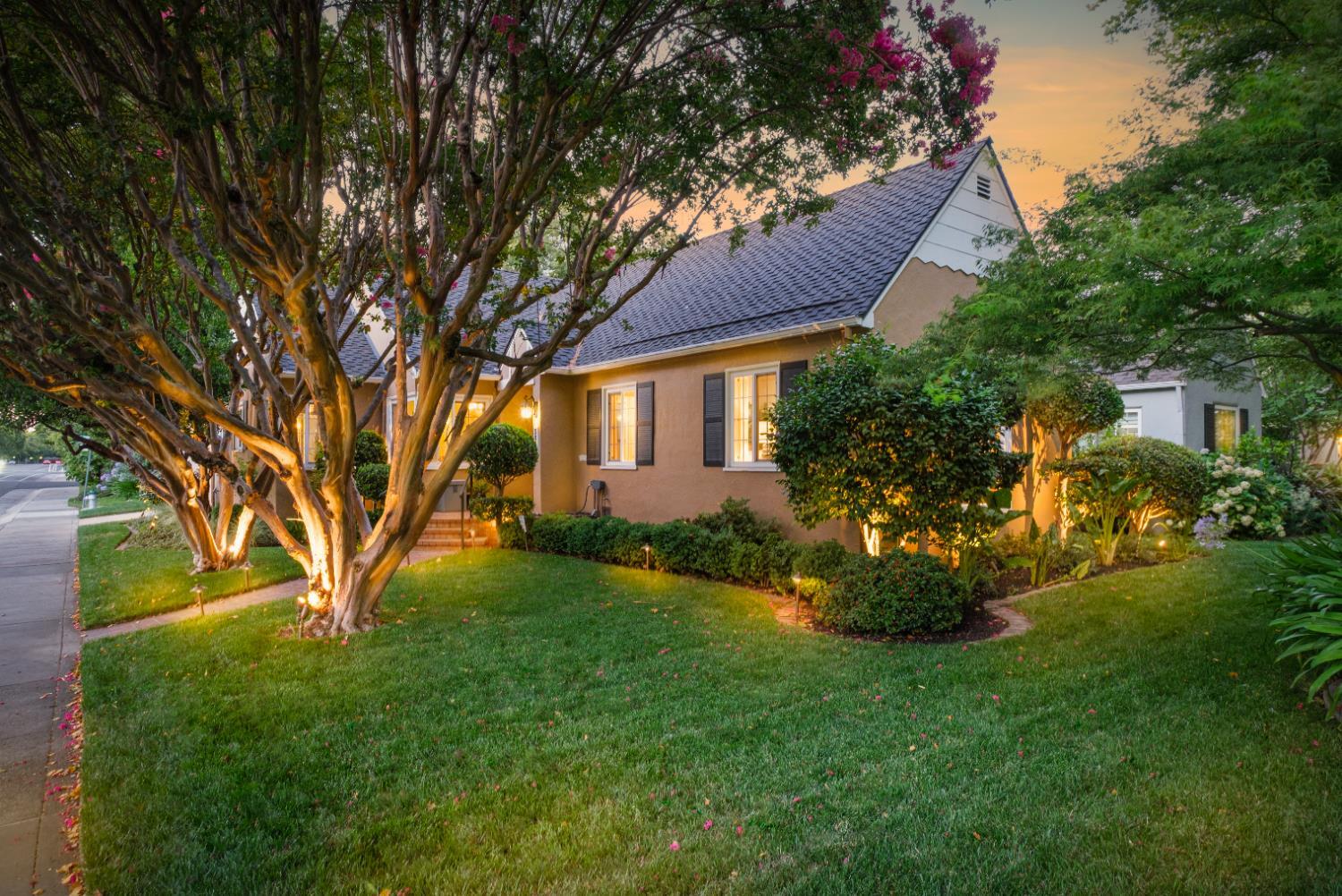Property Photo:  3435 Land Park Drive  CA 95818 