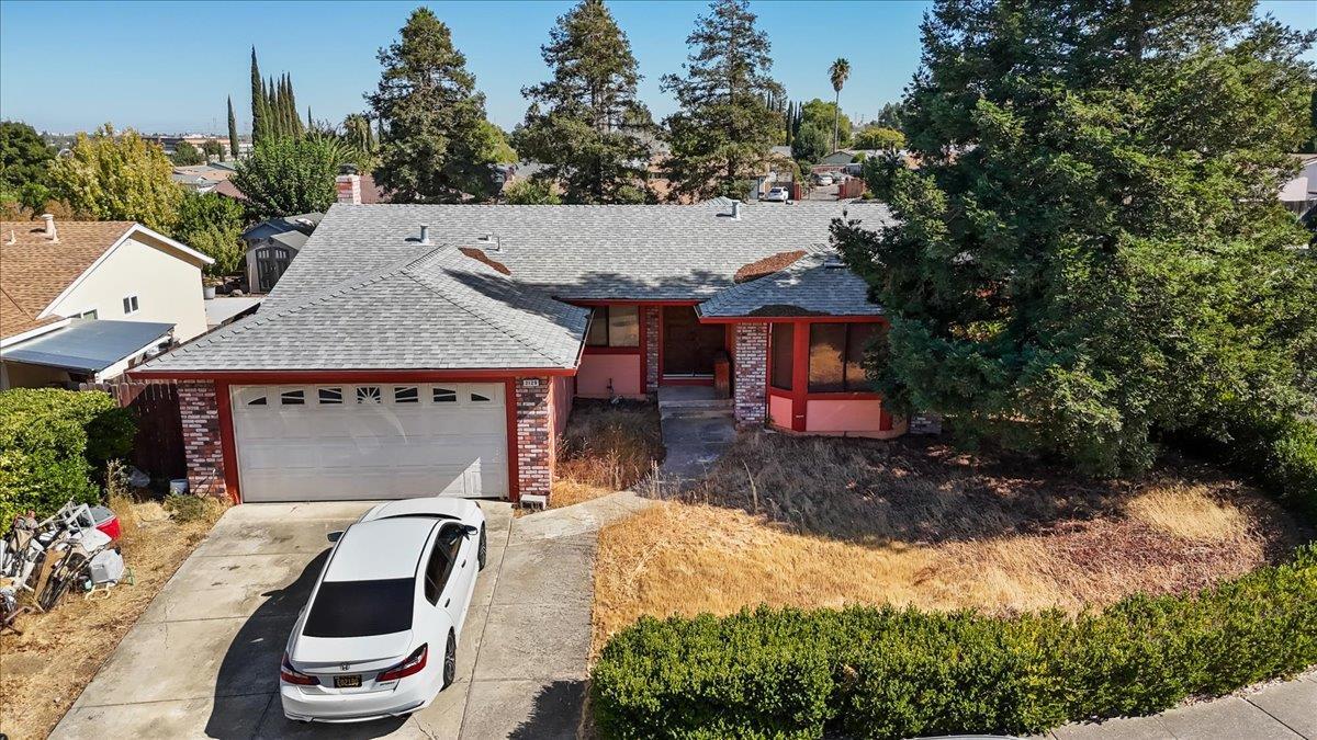 Property Photo: 2129 Monostory Court CA 94565