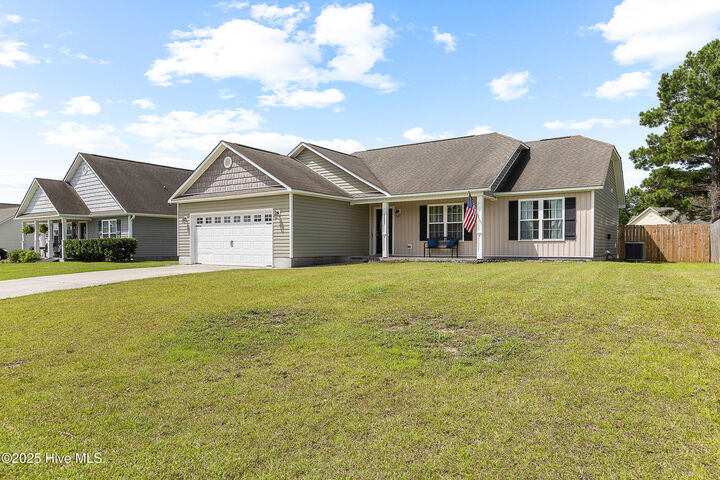 Property Photo:  1007 Ponderosa Place  NC 28546 