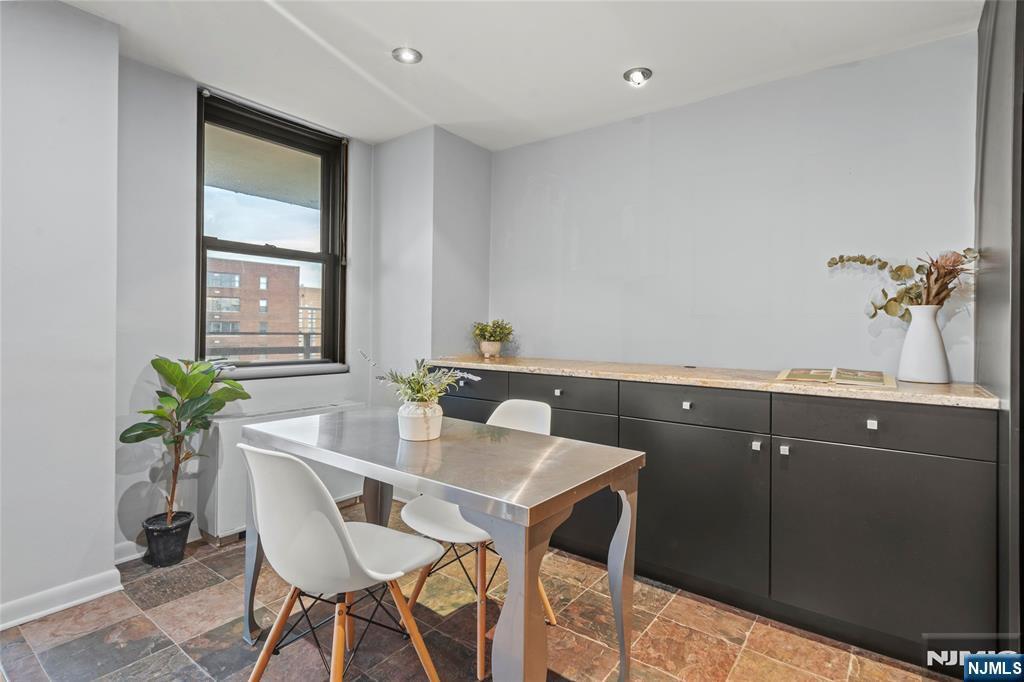 Property Photo:  201 Saint Pauls Avenue 15K  NJ 07306 