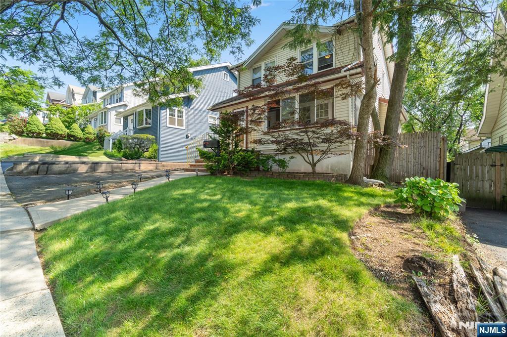Property Photo:  42 Oakwood Avenue  NJ 07603 