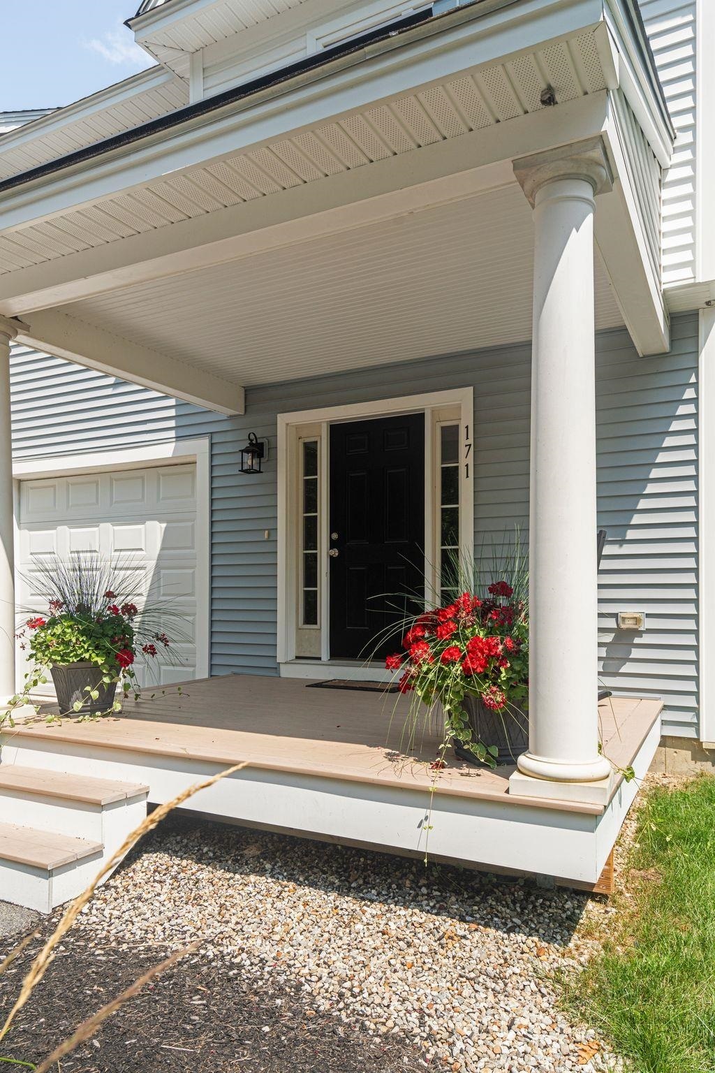 Property Photo: 171 Knollwood Way NH 03102