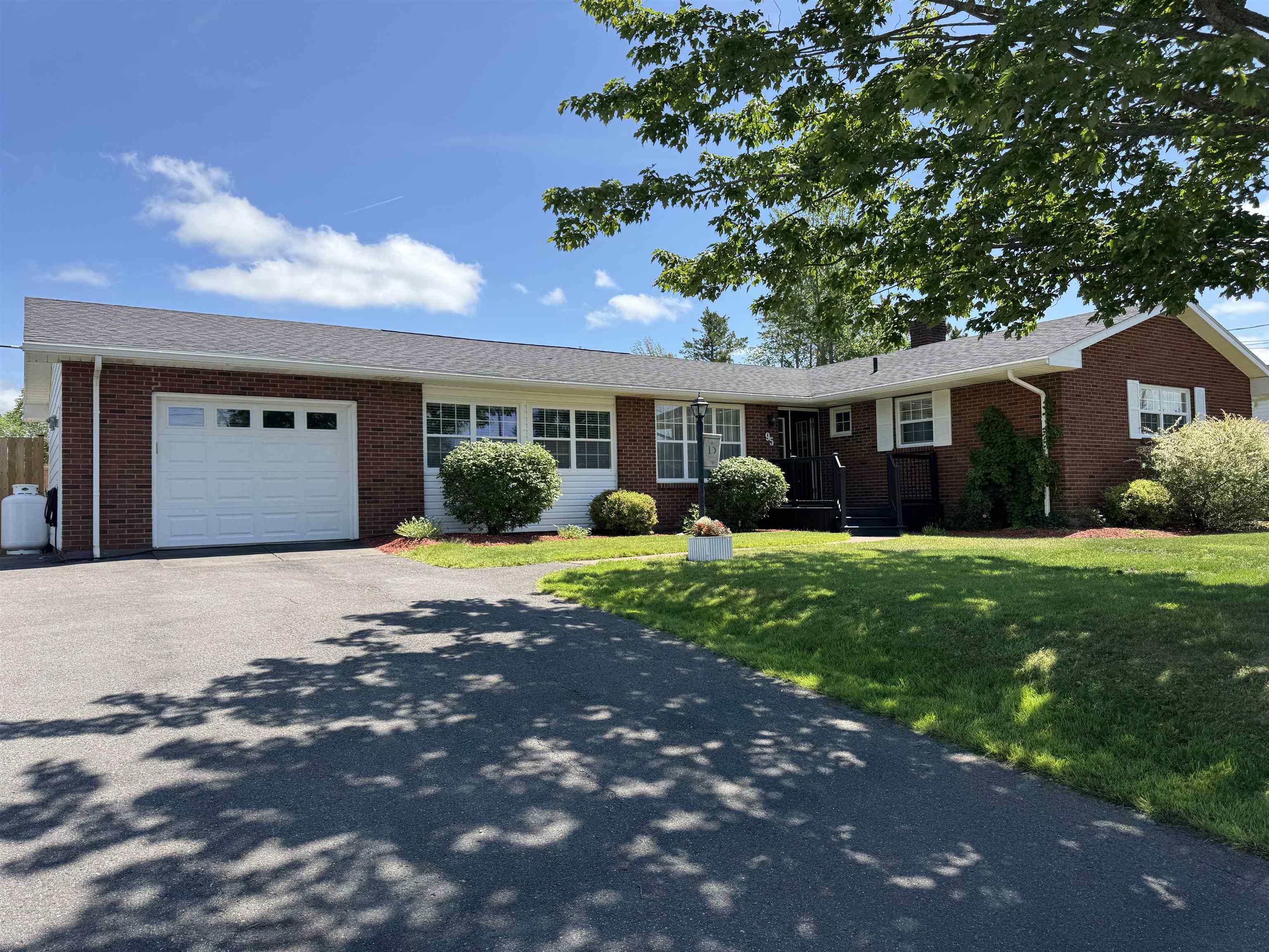 Property Photo: 95 Poplar Street NS B0K 1S0
