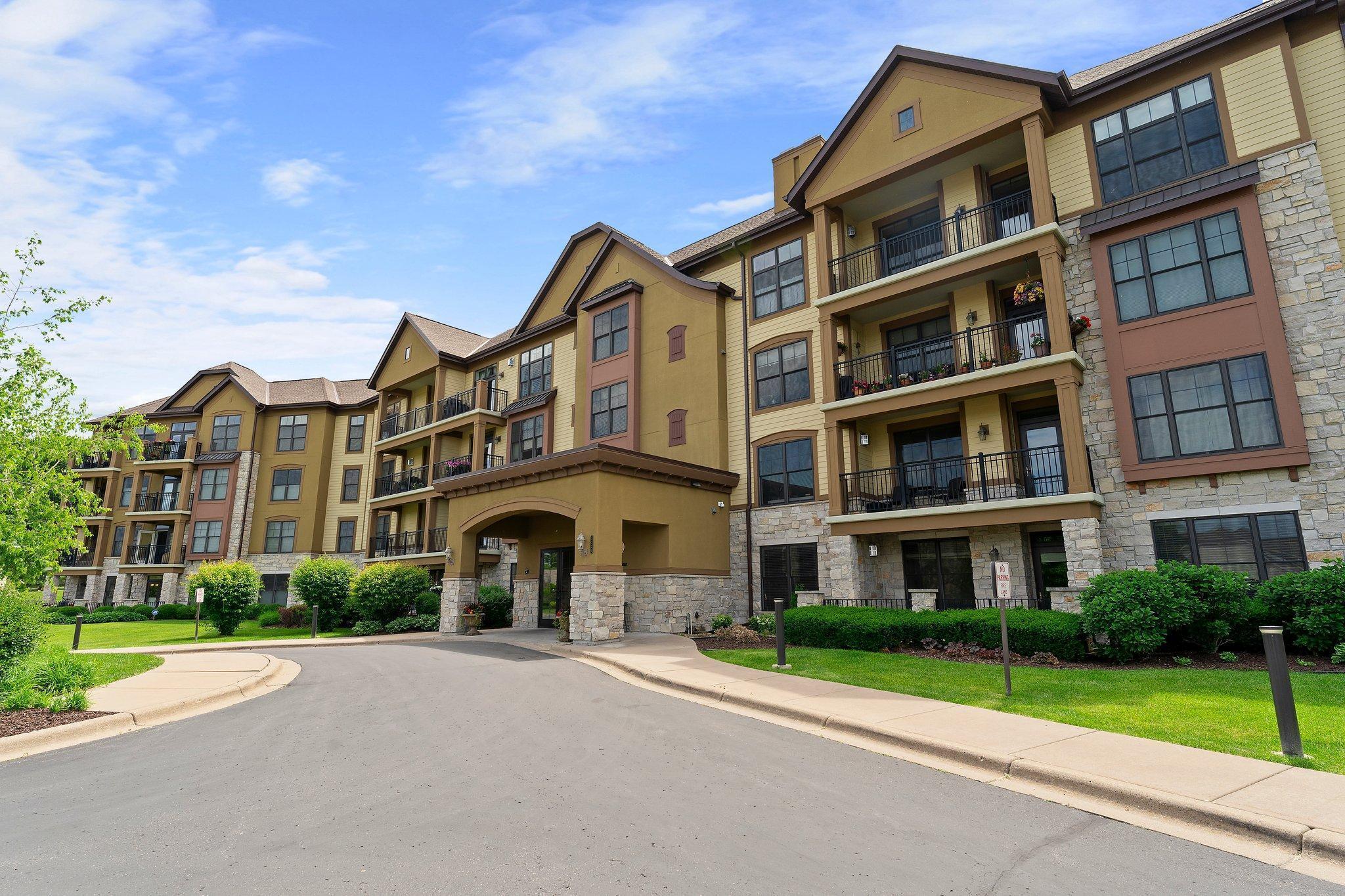 1320 Riverside Lane 112  Mendota Heights MN 55118 photo