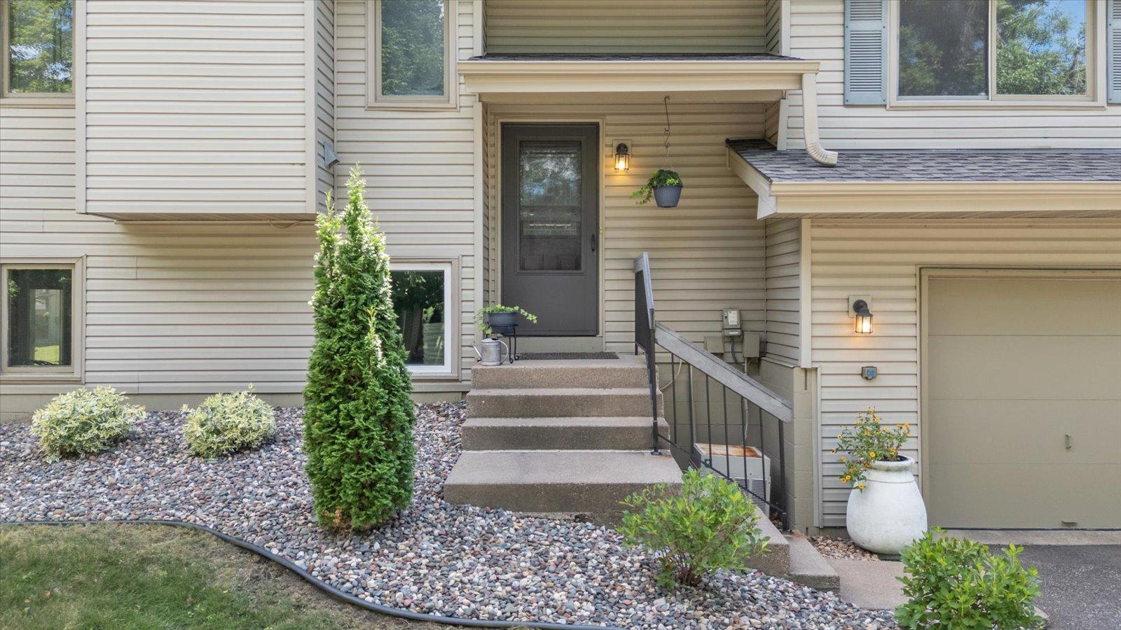 Property Photo:  4225 Goldenrod Lane N  MN 55441 