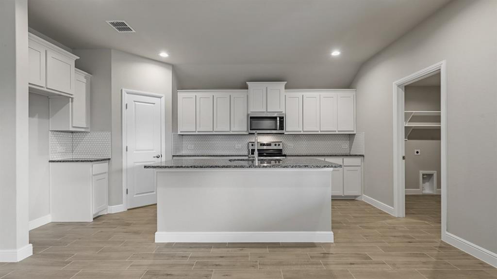 Property Photo: 1506 Washington Street TX 76063