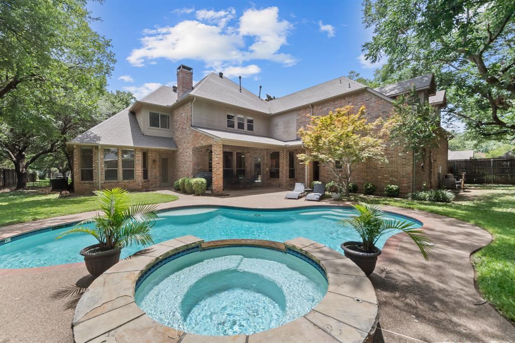 Property Photo: 1402 Vino Blanc Court TX 76092