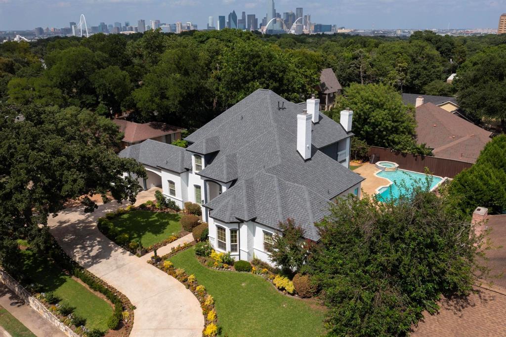Property Photo:  1404 Sylvan Avenue  TX 75208 