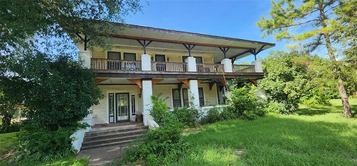 Property Photo: 416 W Main Street TX 76693