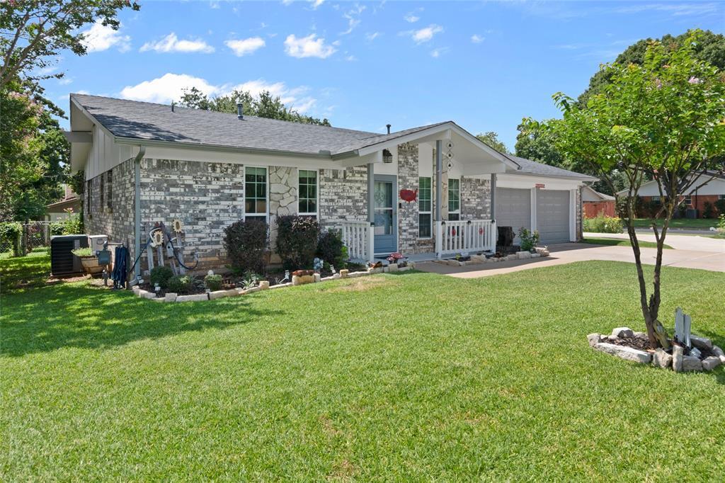 Property Photo:  329 Carnation Lane  TX 76053 