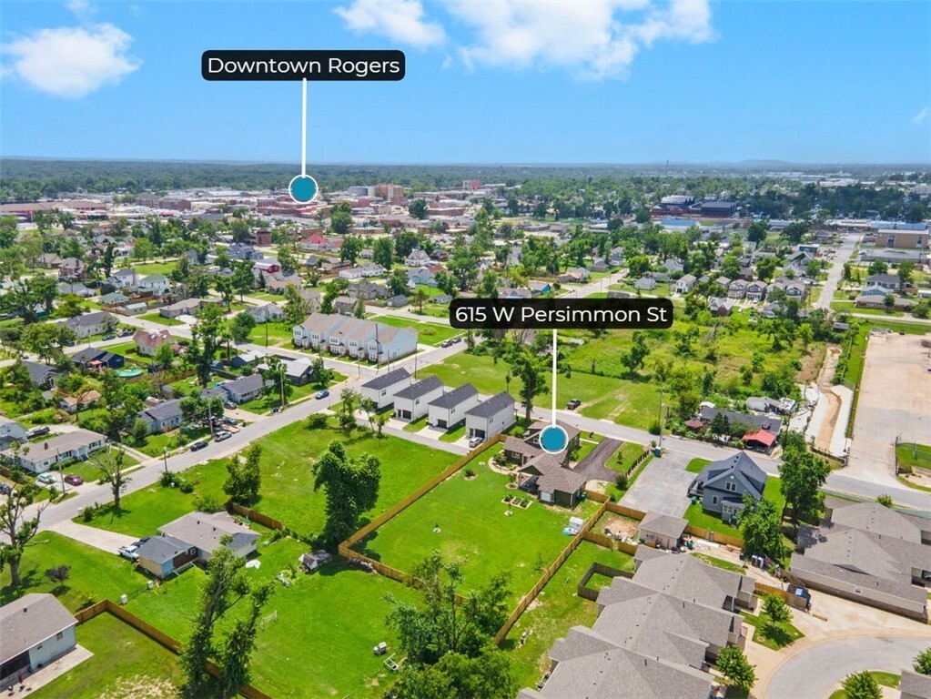 Property Photo:  615 W Persimmon Street  AR 72756 