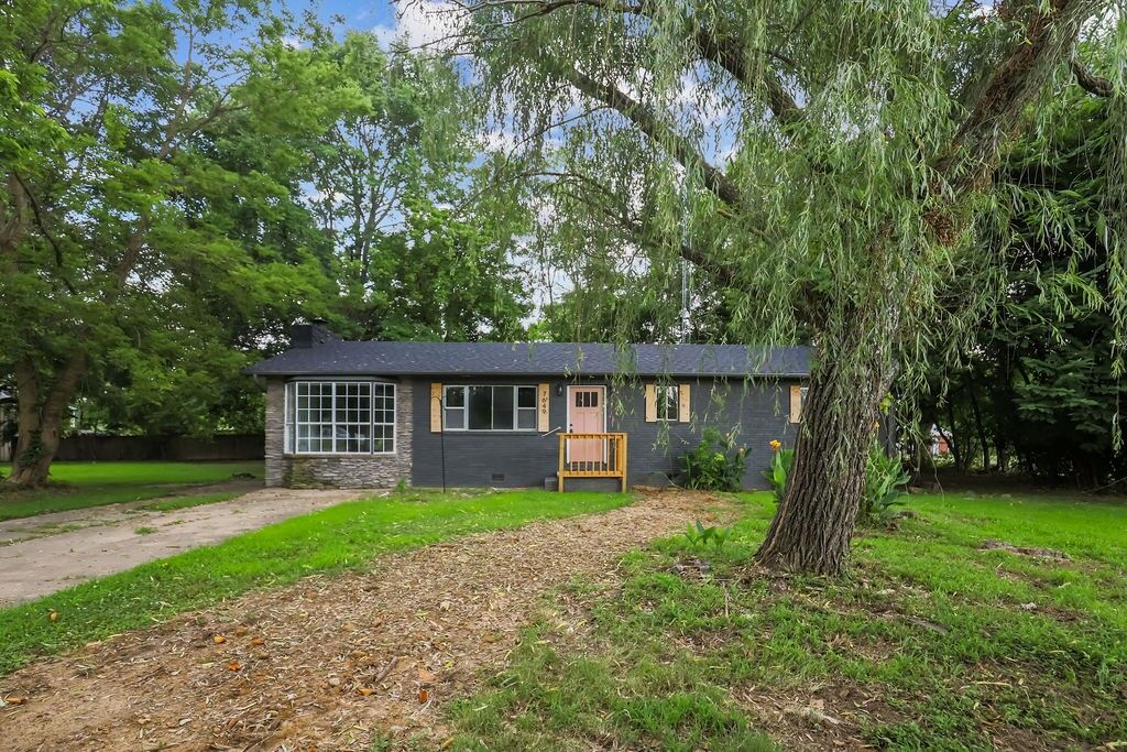 Property Photo:  7649 W Wedington Drive  AR 72704 