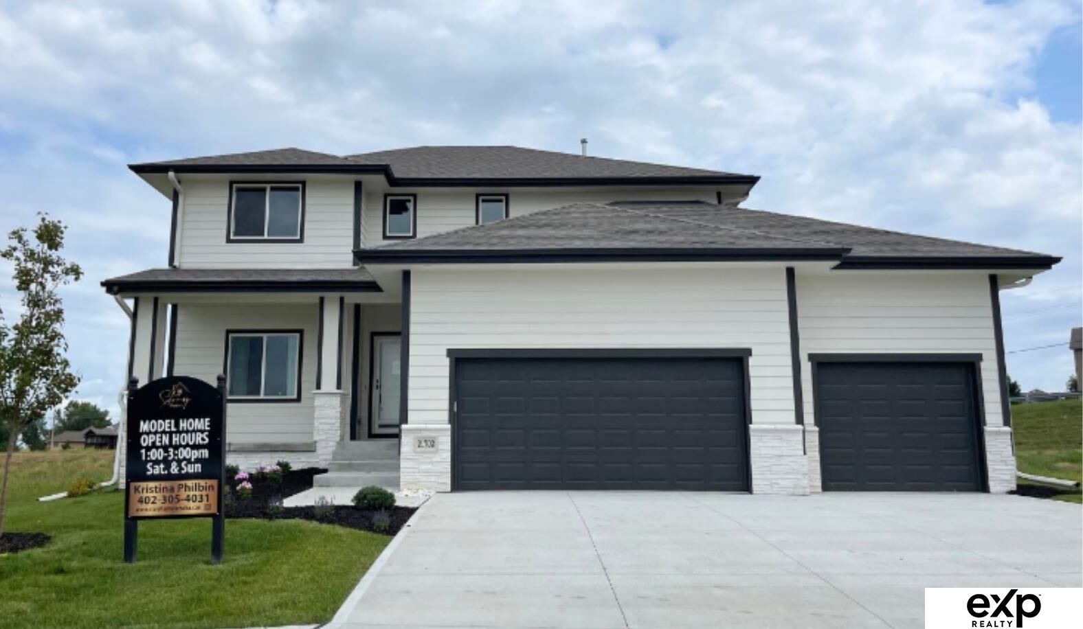 Property Photo: 21702 Hampton Drive NE 68028