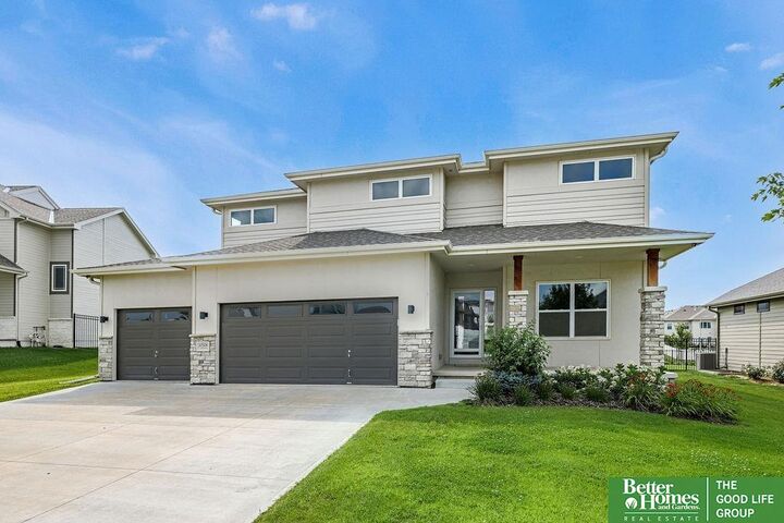 Property Photo:  10506 S 103 Street  NE 68046 