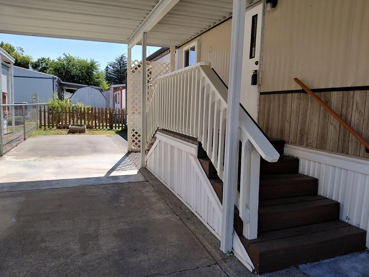 Property Photo: 432 Ashwood Drive OR 97526