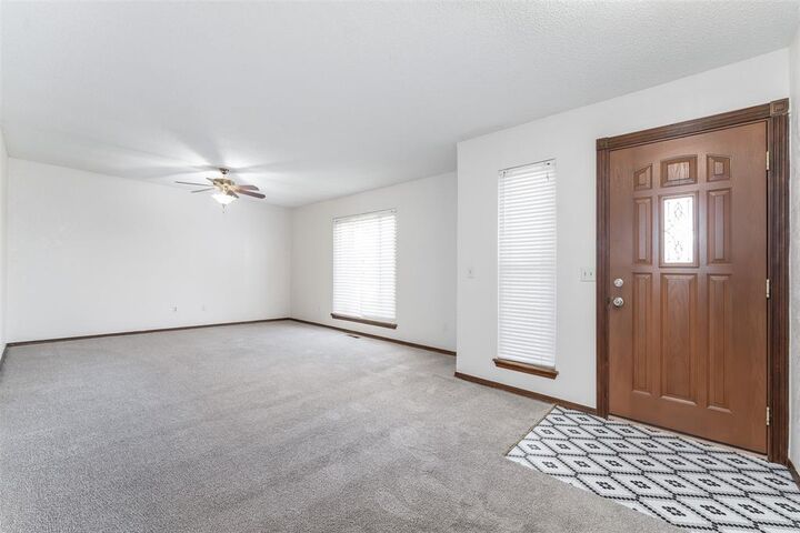 Property Photo:  605 Palo Verde Court  OK 73099 