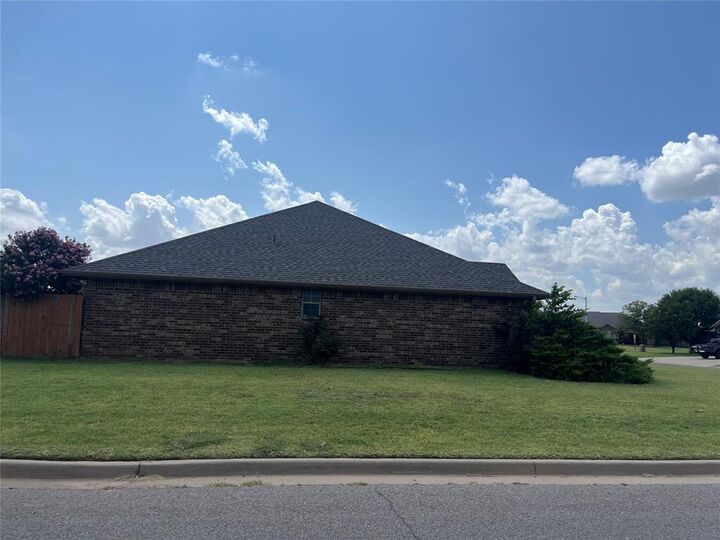 Property Photo: 1804 White Tail Circle OK 73521