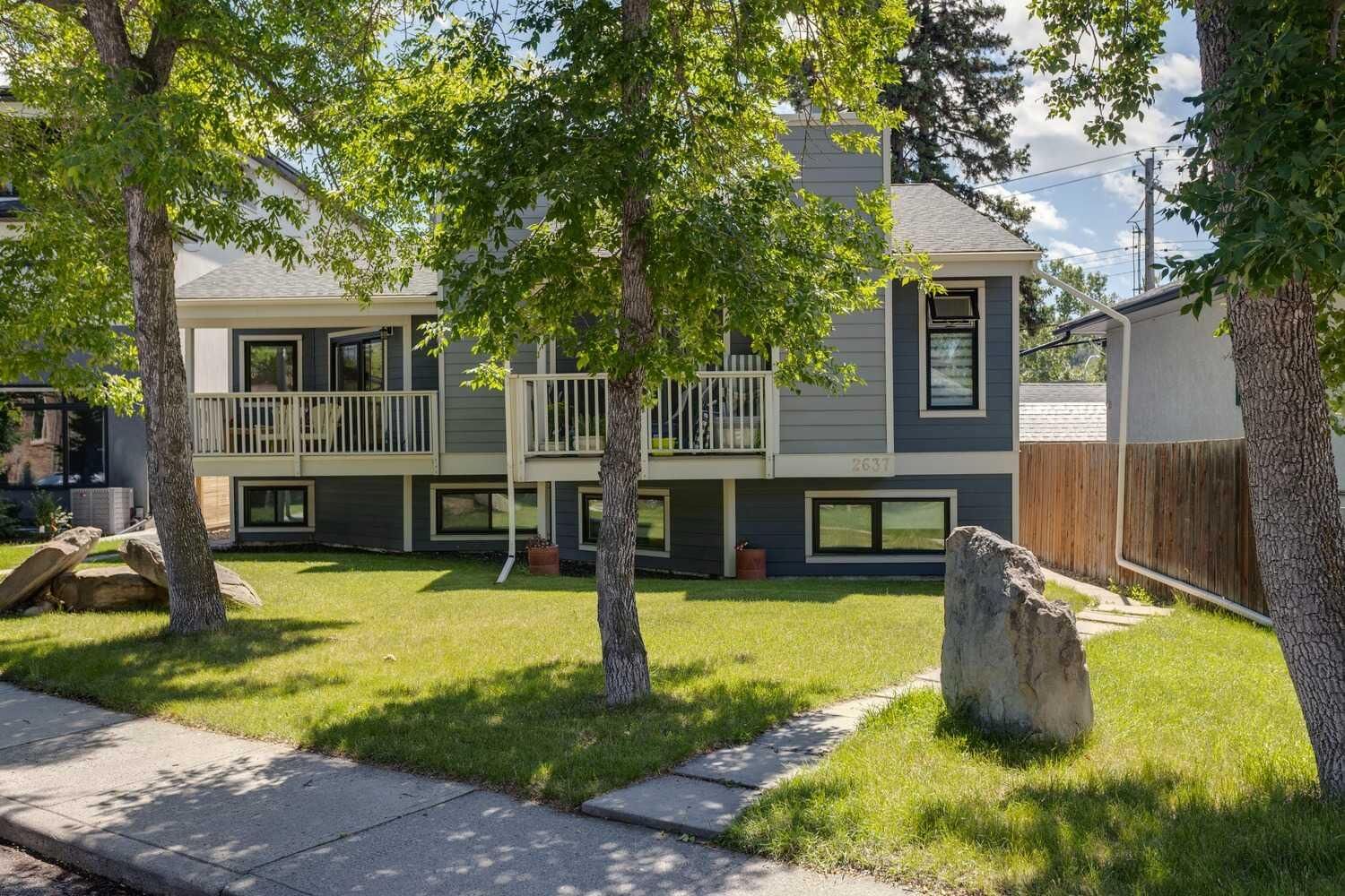 Property Photo:  2637 1 Avenue NW 4  AB T2N 0C5