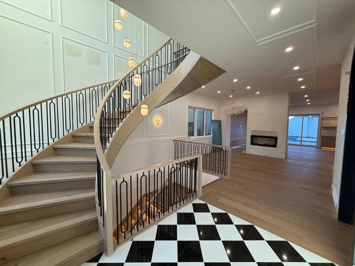 Property Photo:  1910 Broadview Road NW  AB T2N 3H7 