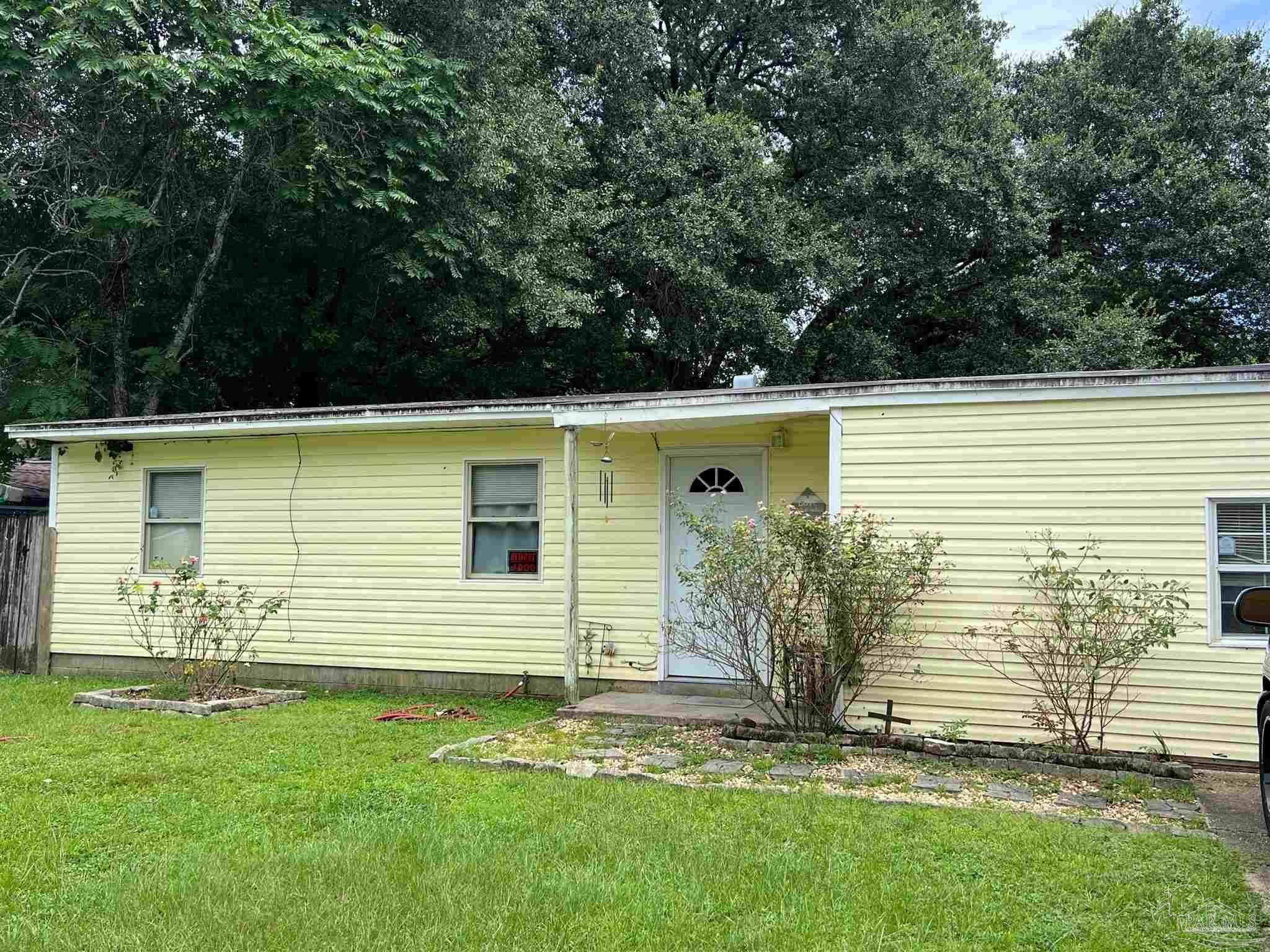 Property Photo: 707 Fremont Ave FL 32505