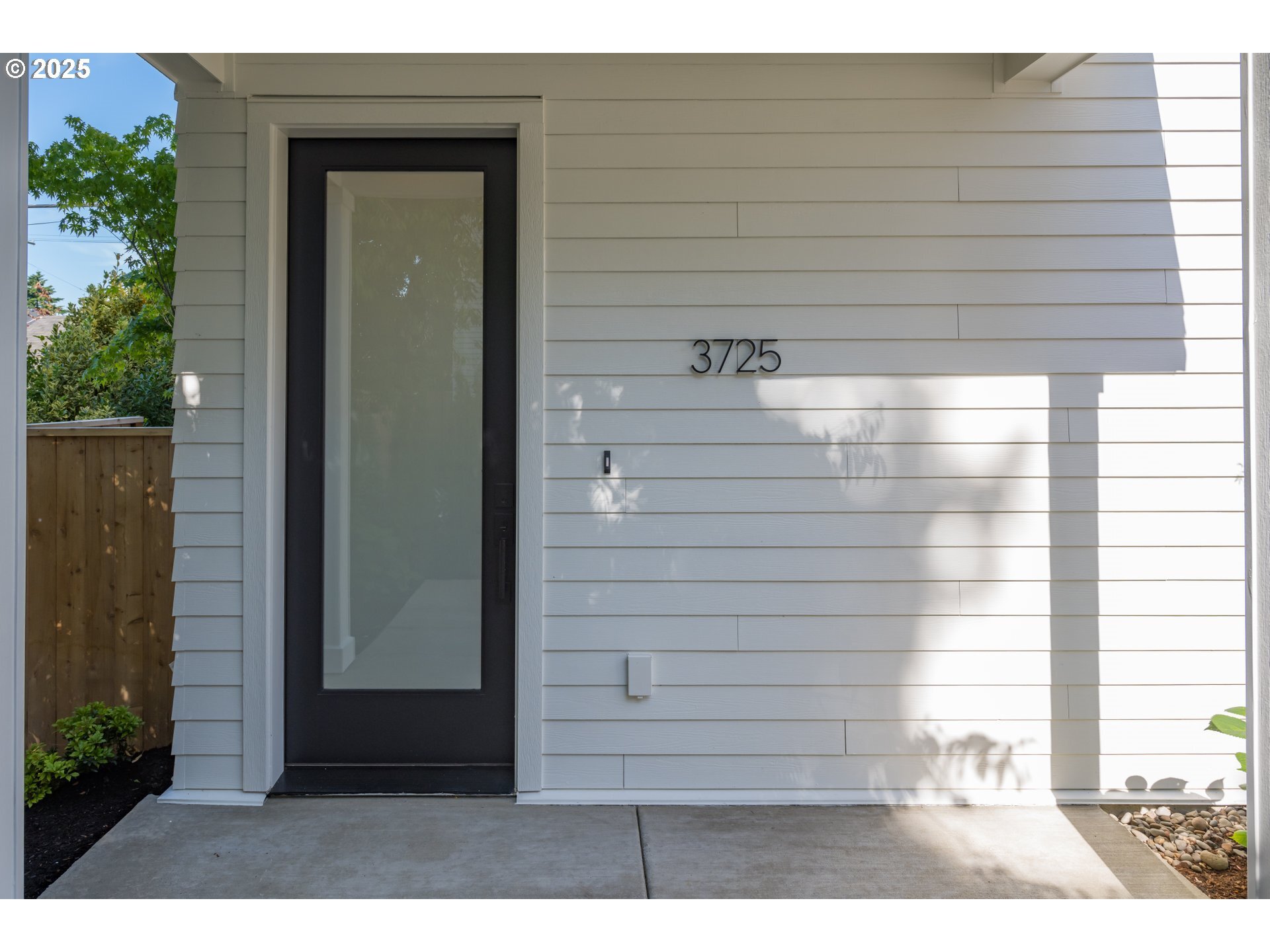 Property Photo: 3725 N Michigan Ave OR 97227