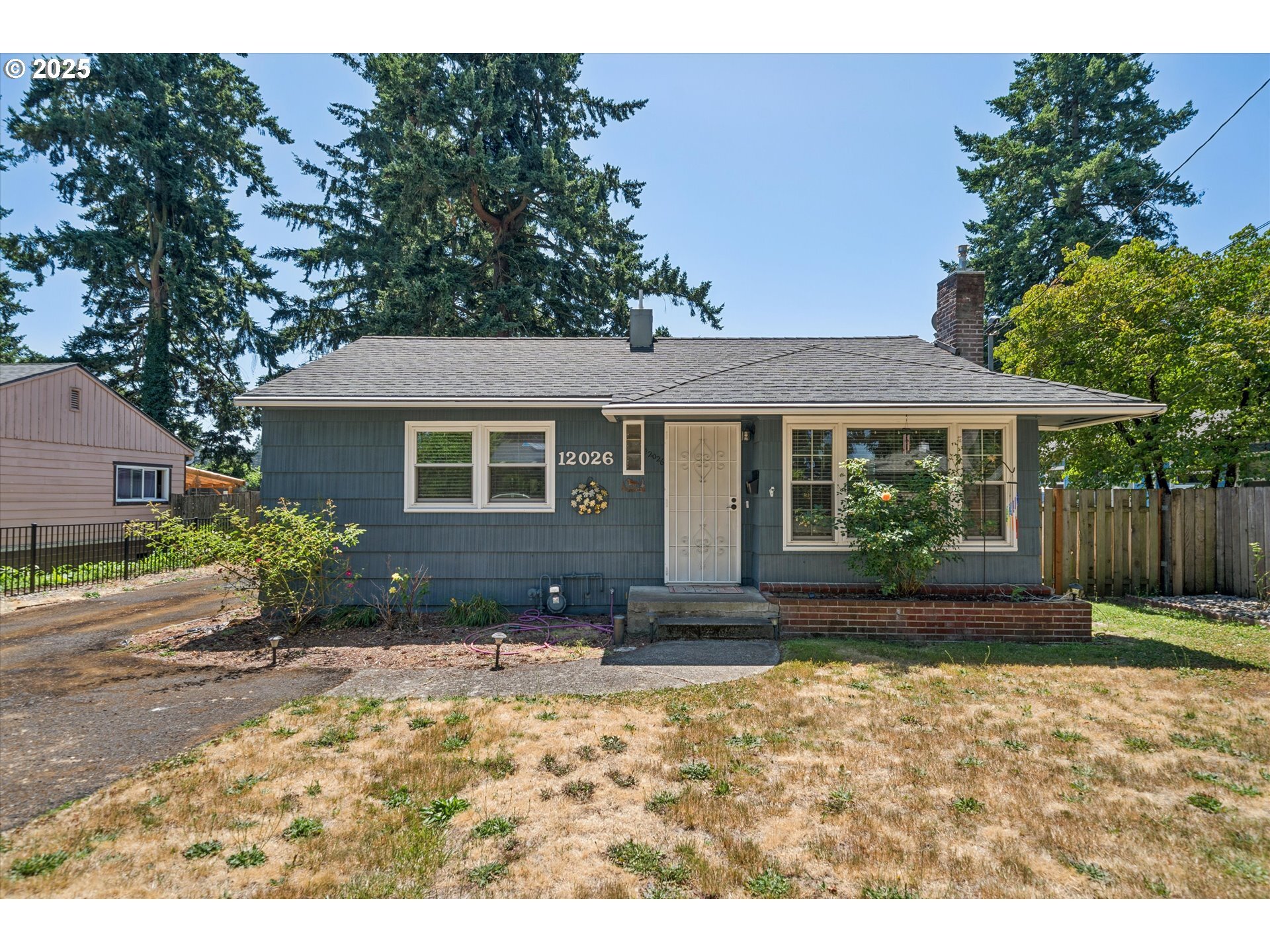 Property Photo: 12026 NE Broadway OR 97220
